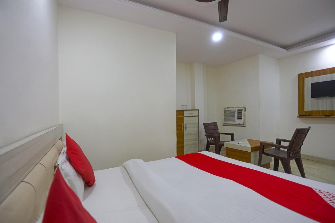 Oyo Flagship 79289 Hotel Grand Keshav Ghaziabad Exterior photo